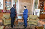 Nasser Bourita reçoit le ministre zambien des AE porteur d'un message écrit à SM le Roi du Président de la Zambie