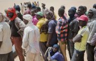 Algérie : les opérations d’expulsion des migrants africains vers le désert se poursuivent  