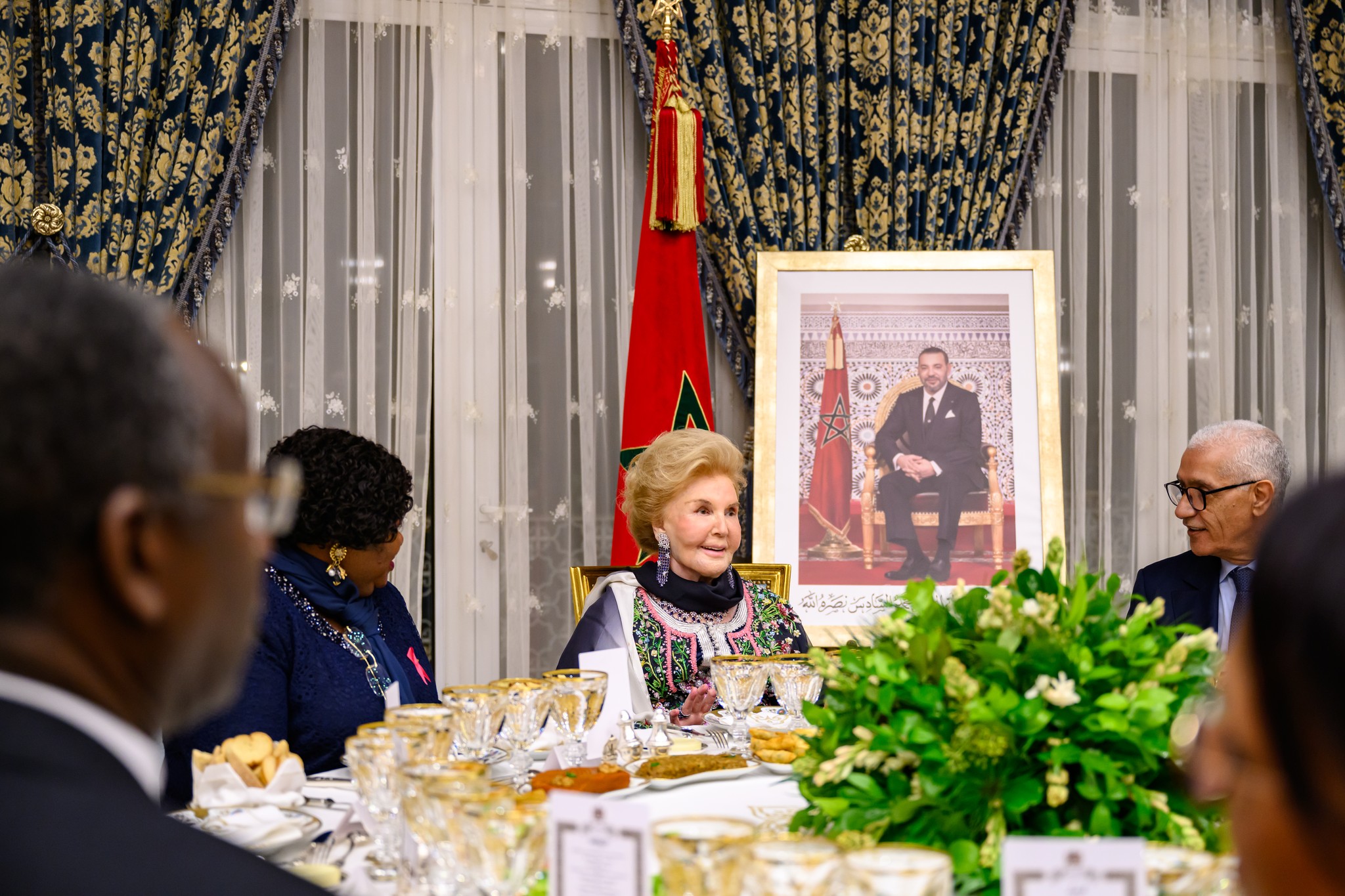 SM le Roi offre un dîner en l’honneur des participants à la 10è AG de l’Union africaine des aveugles, présidé par Son Altesse la Princesse Lalla Lamia Essolh