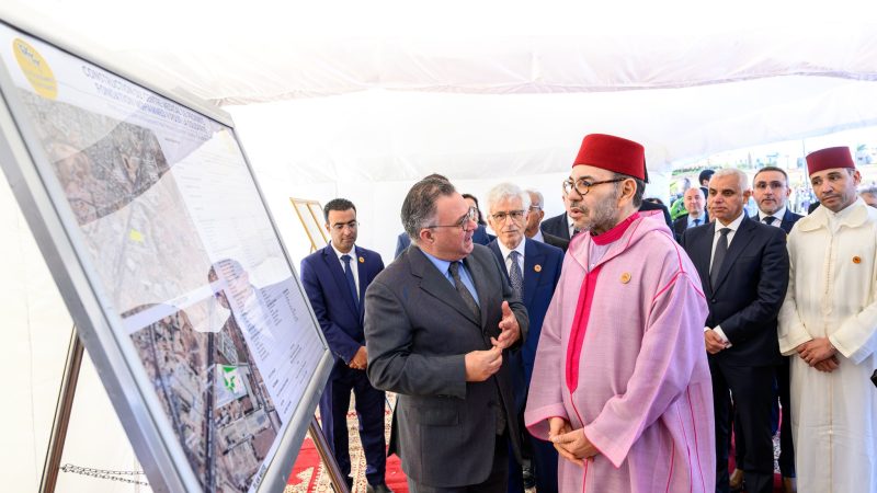 SM le Roi pose à Casablanca la première pierre d’un Centre médical de proximité et lance la 2ème phase du programme des Unités Médicales Mobiles Connectées